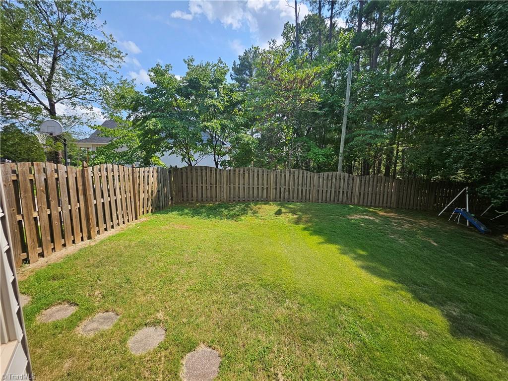 140 Fox Run Property Photo 18