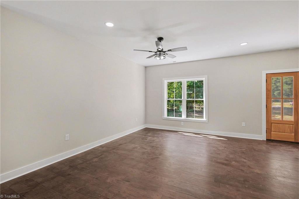 281 Settlement Loop Property Photo 9