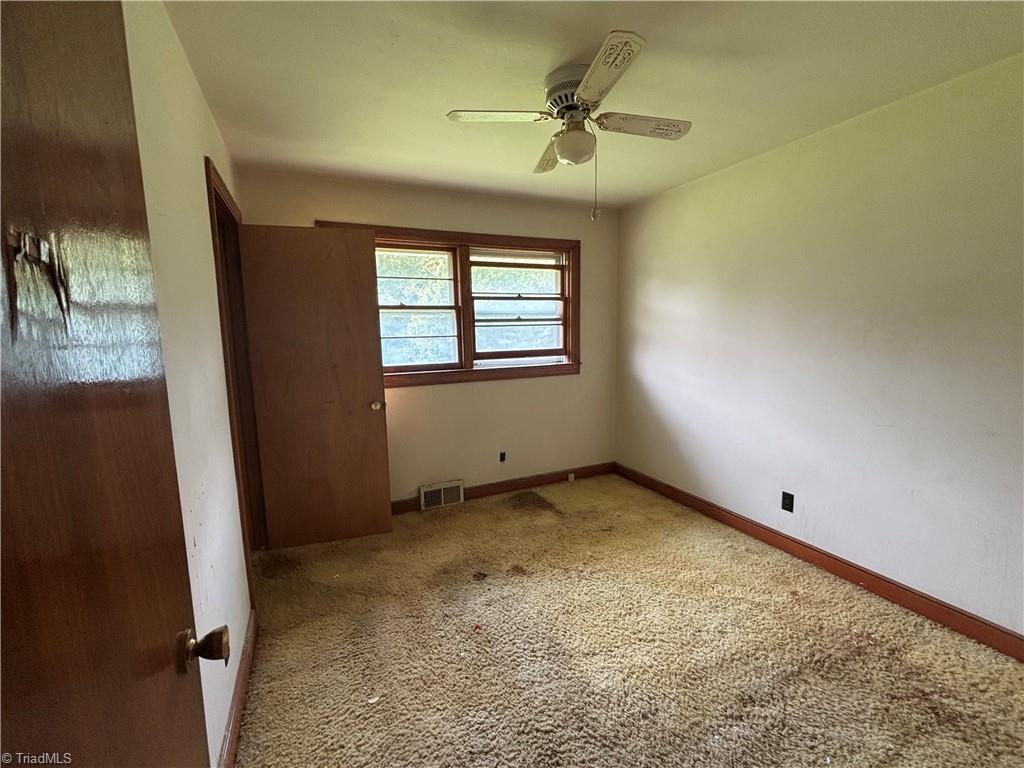 194 Hanes Lane Property Photo 6