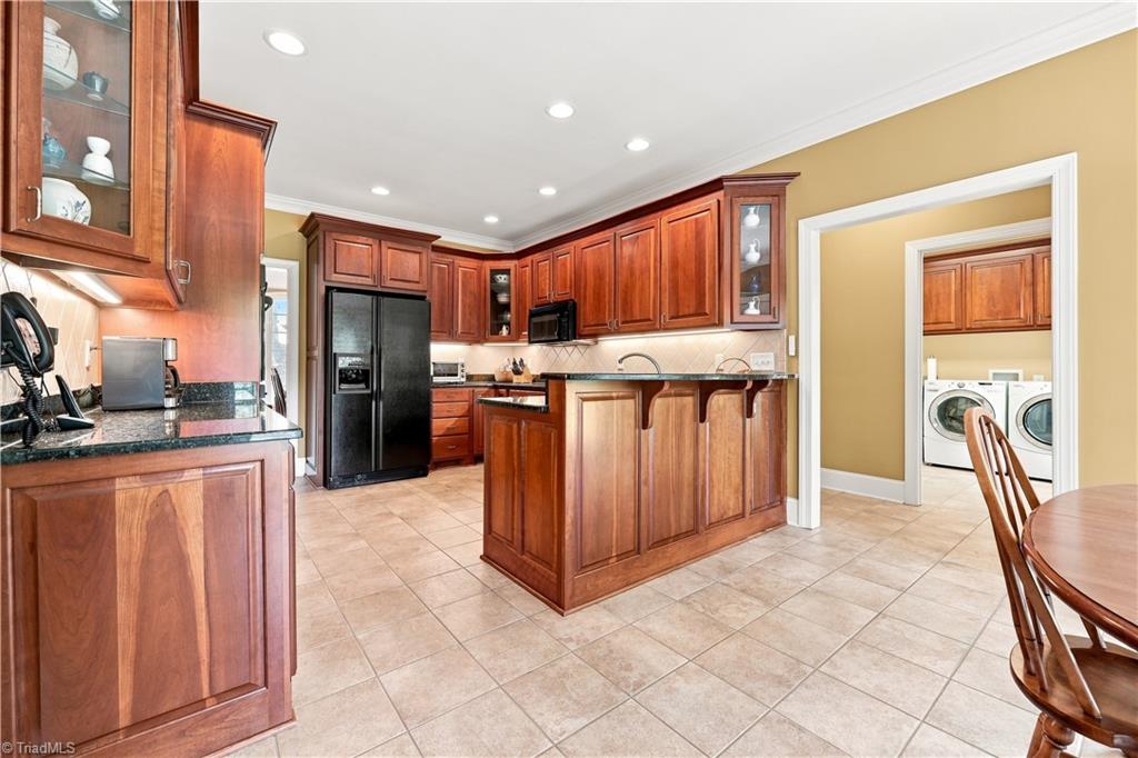 2614 Fox Ridge Road Property Photo 20