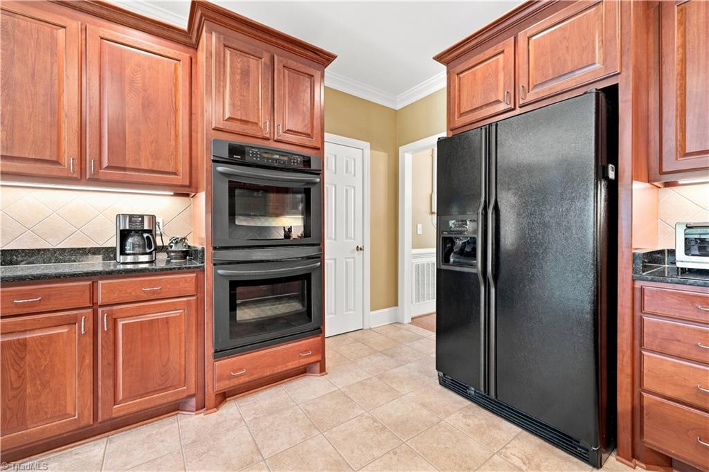 2614 Fox Ridge Road Property Photo 23