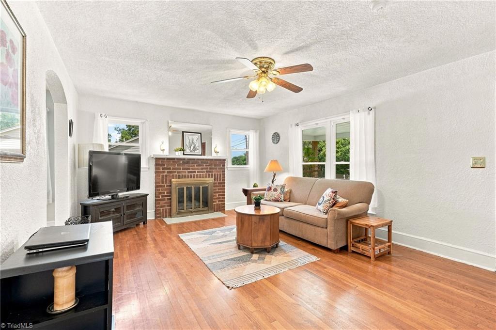 109 Sealy Drive Property Photo 4
