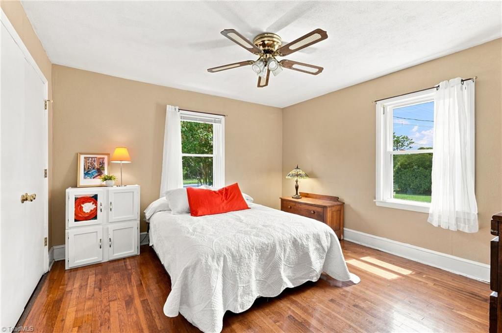 109 Sealy Drive Property Photo 11