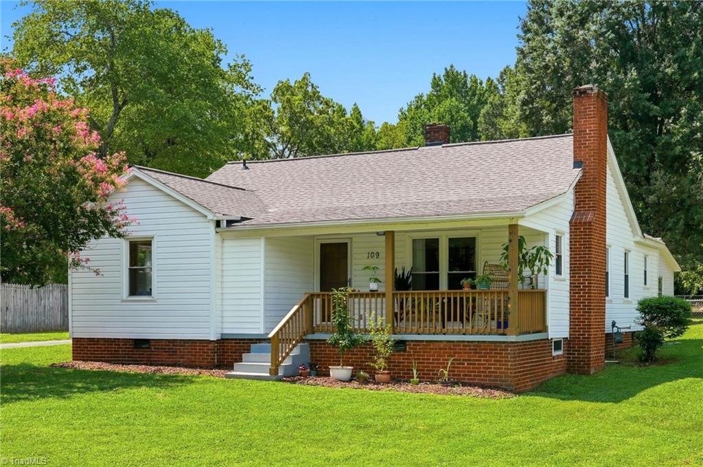 109 Sealy Drive Property Photo 21