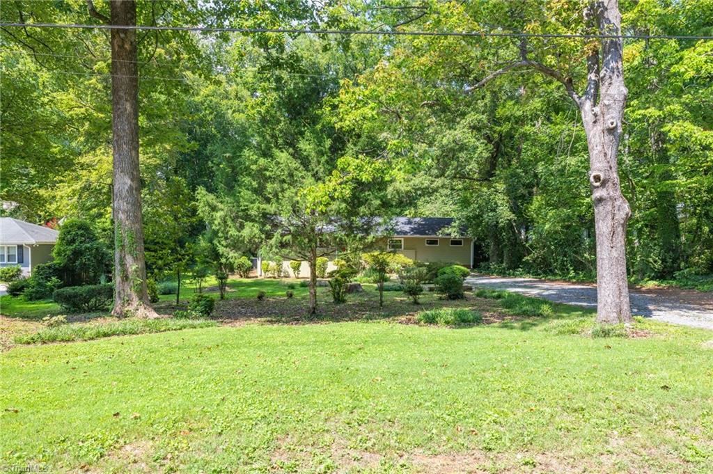 909 Forest Hill Drive Property Photo 4