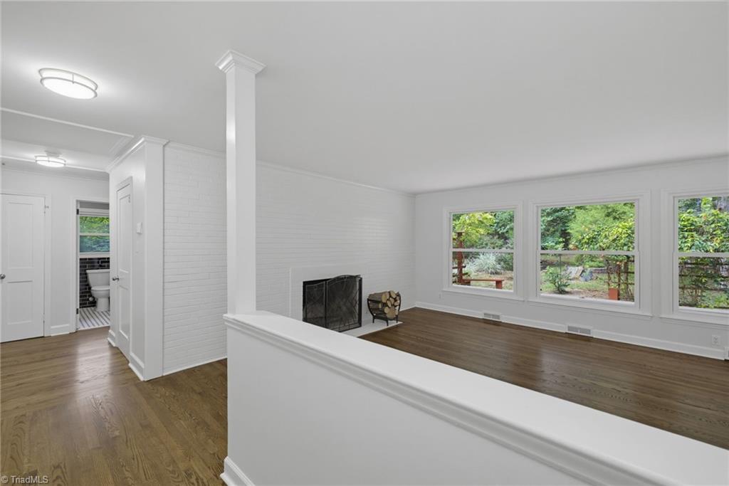909 Forest Hill Drive Property Photo 6