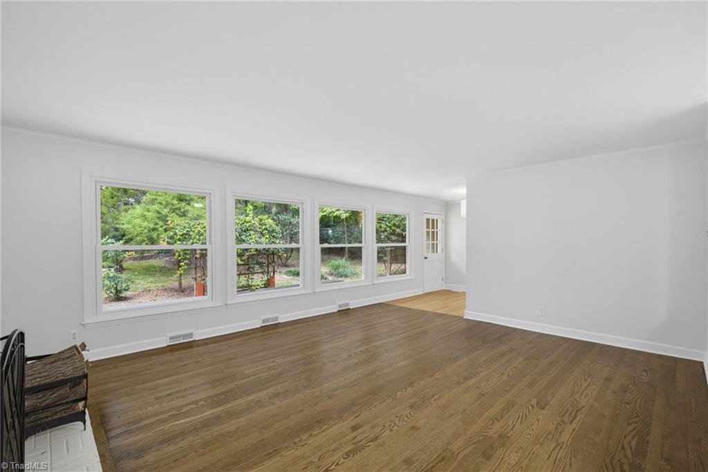 909 Forest Hill Drive Property Photo 8