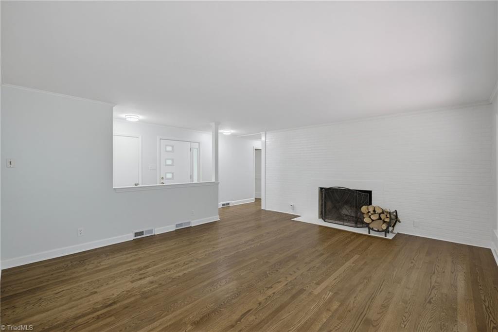 909 Forest Hill Drive Property Photo 10