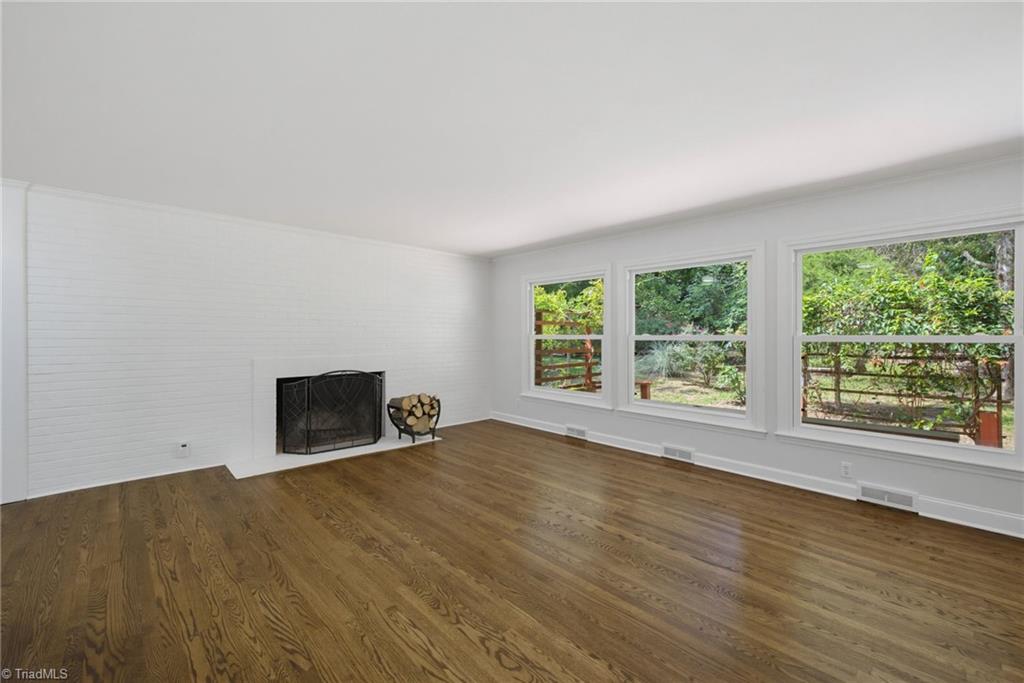 909 Forest Hill Drive Property Photo 11