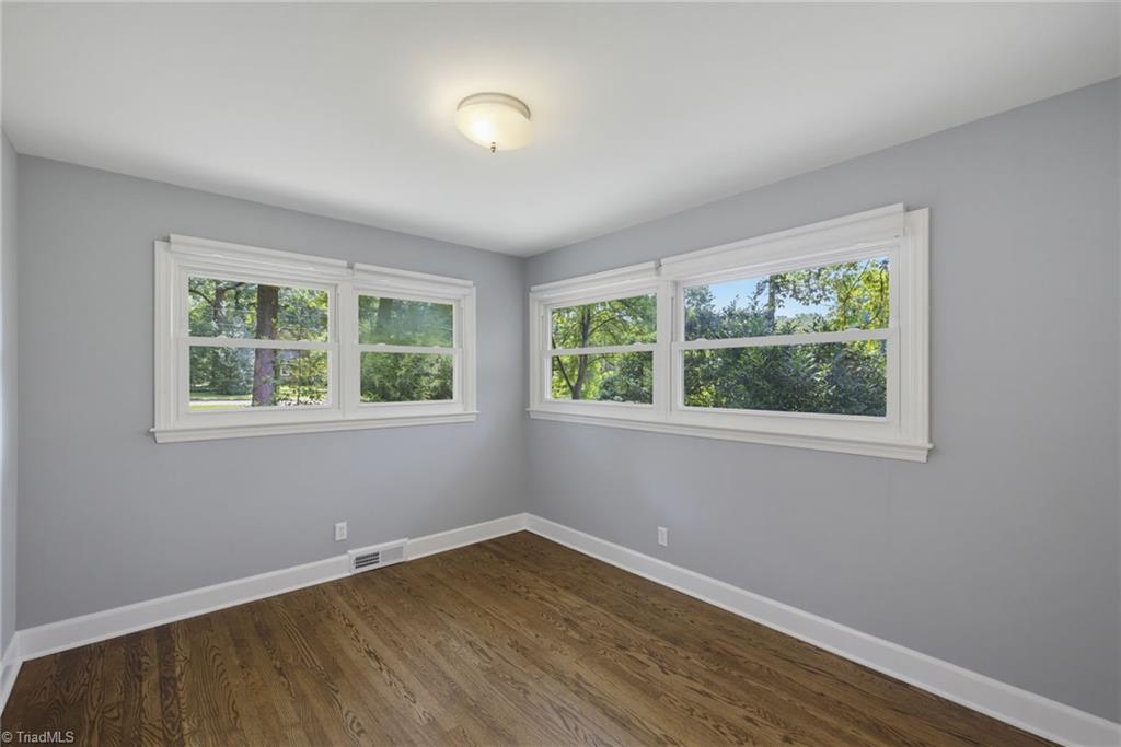 909 Forest Hill Drive Property Photo 25