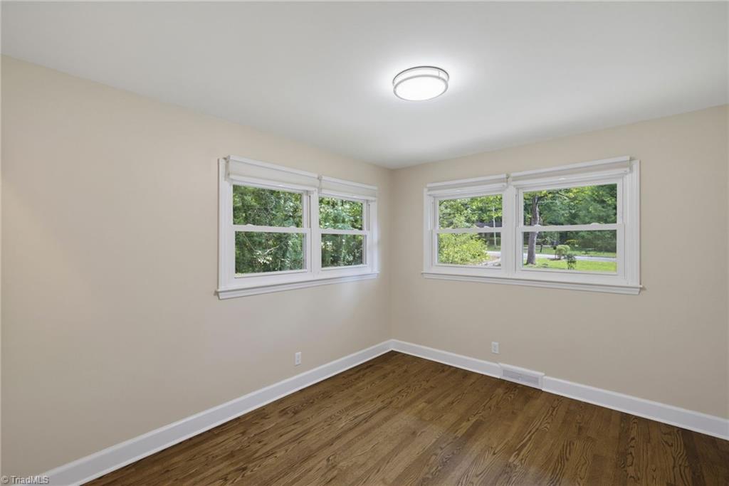 909 Forest Hill Drive Property Photo 28