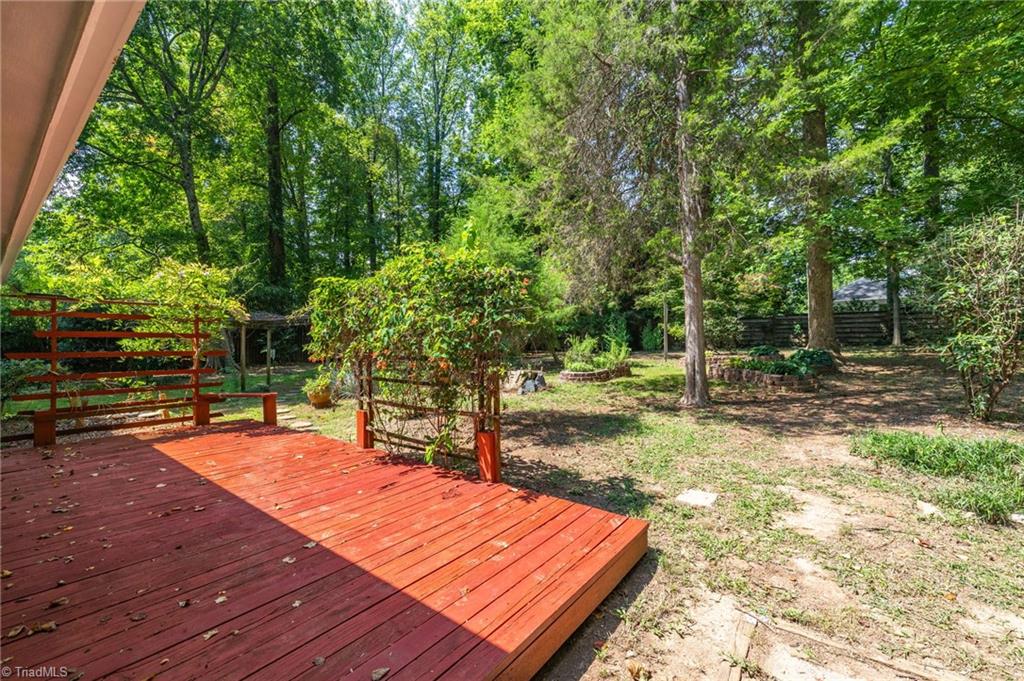 909 Forest Hill Drive Property Photo 30