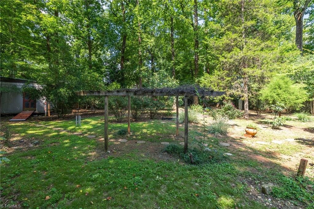 909 Forest Hill Drive Property Photo 32
