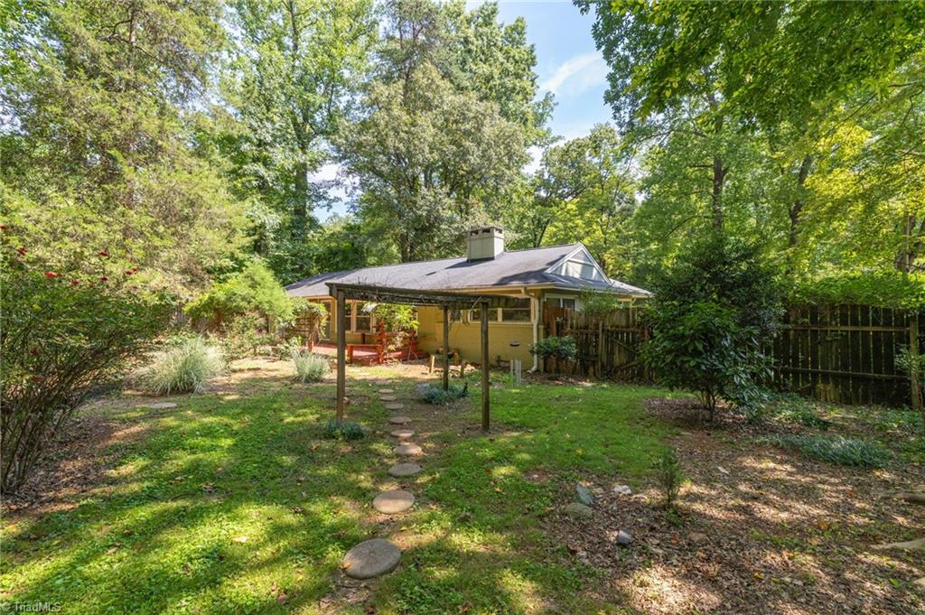 909 Forest Hill Drive Property Photo 33