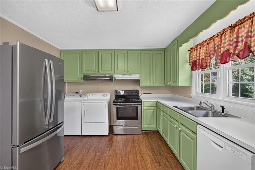 1115 E Willowbrook Drive Property Photo 11