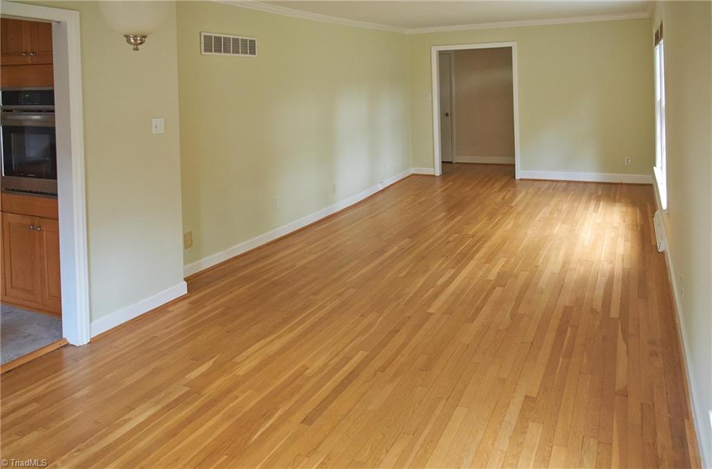 907 Onslow Drive Property Photo 8