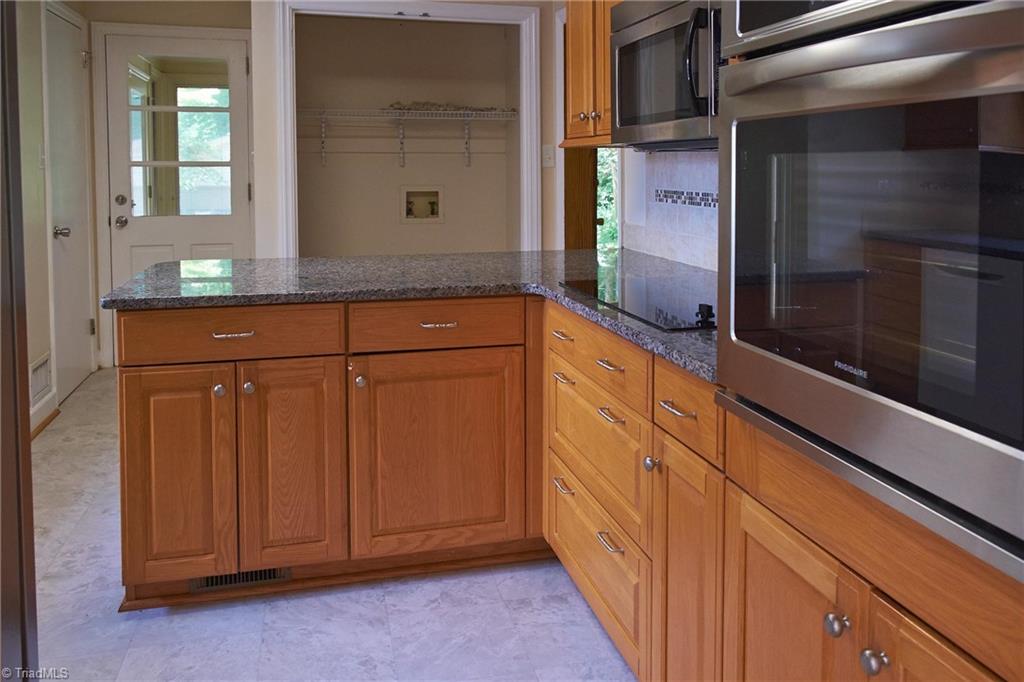 907 Onslow Drive Property Photo 13