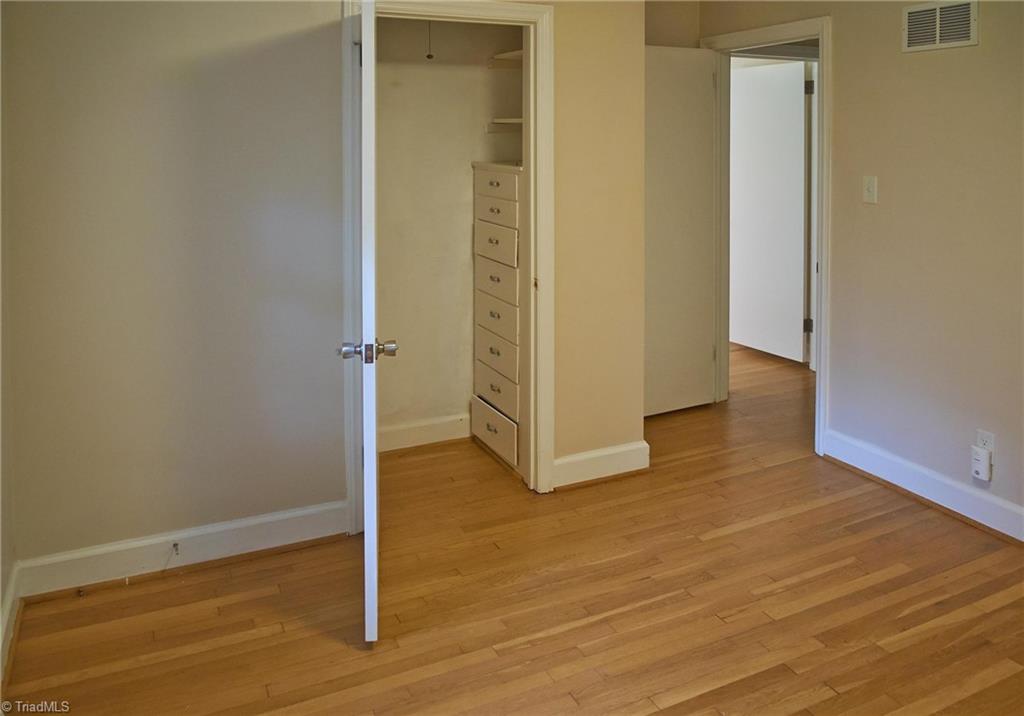 907 Onslow Drive Property Photo 23