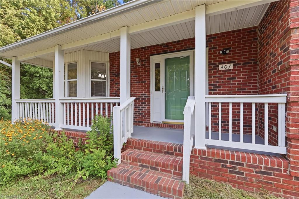 407 Lassiter Drive Property Photo 4