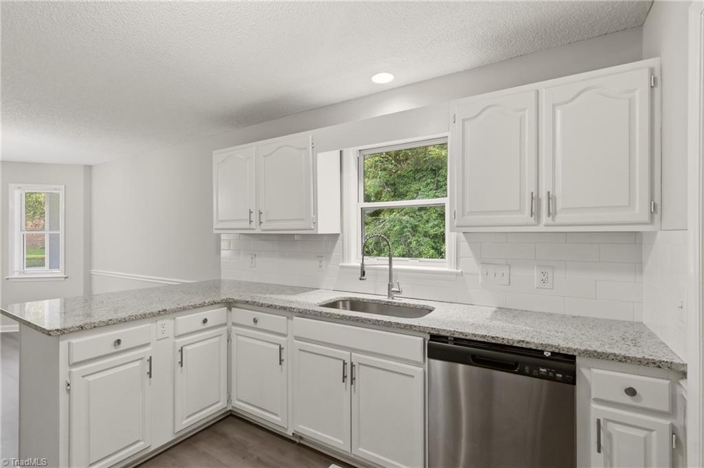407 Lassiter Drive Property Photo 13