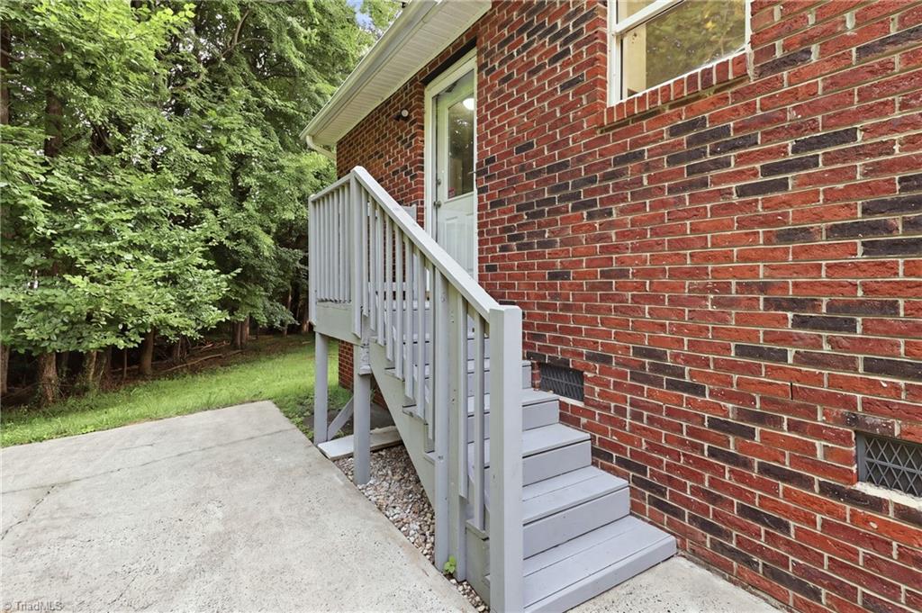 407 Lassiter Drive Property Photo 28