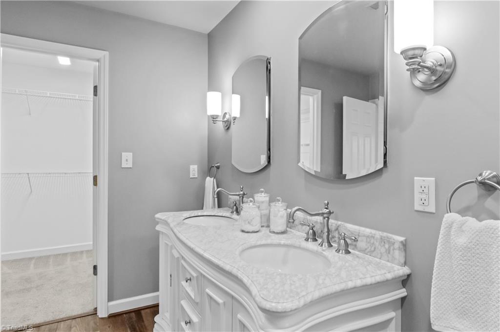 5229 Bridge Pointe Drive Property Photo 19