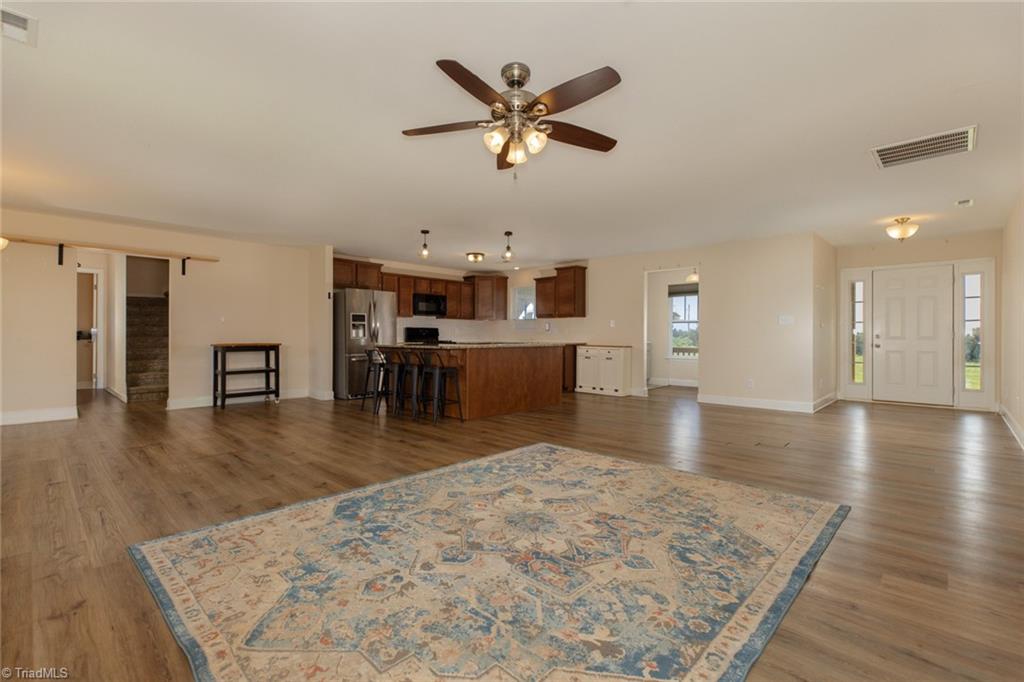1140 Henry Cranfill Road Property Photo 9