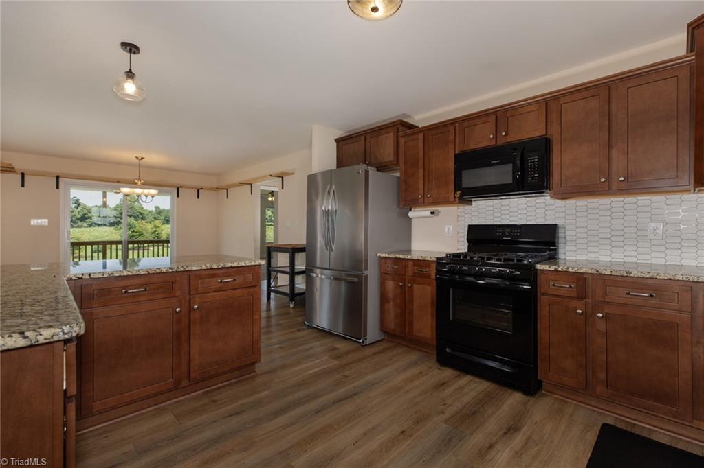 1140 Henry Cranfill Road Property Photo 16