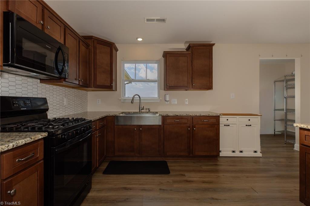 1140 Henry Cranfill Road Property Photo 18