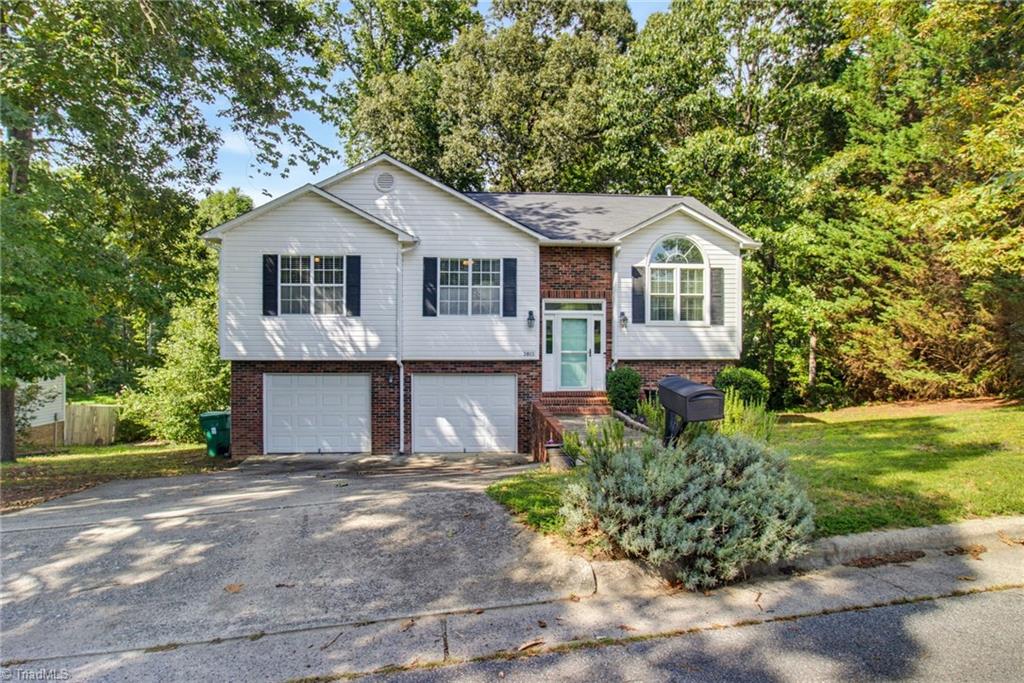 3913 Landover Drive Property Photo 1