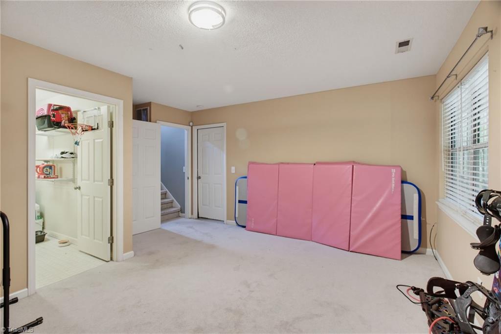 3913 Landover Drive Property Photo 24