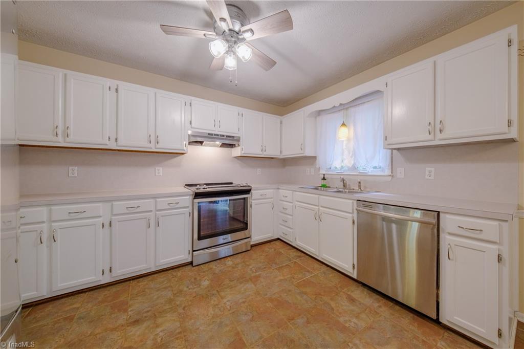 1121 Century Park Avenue Property Photo 10