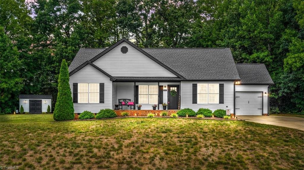 311 Saddlebred Loop Property Photo 1