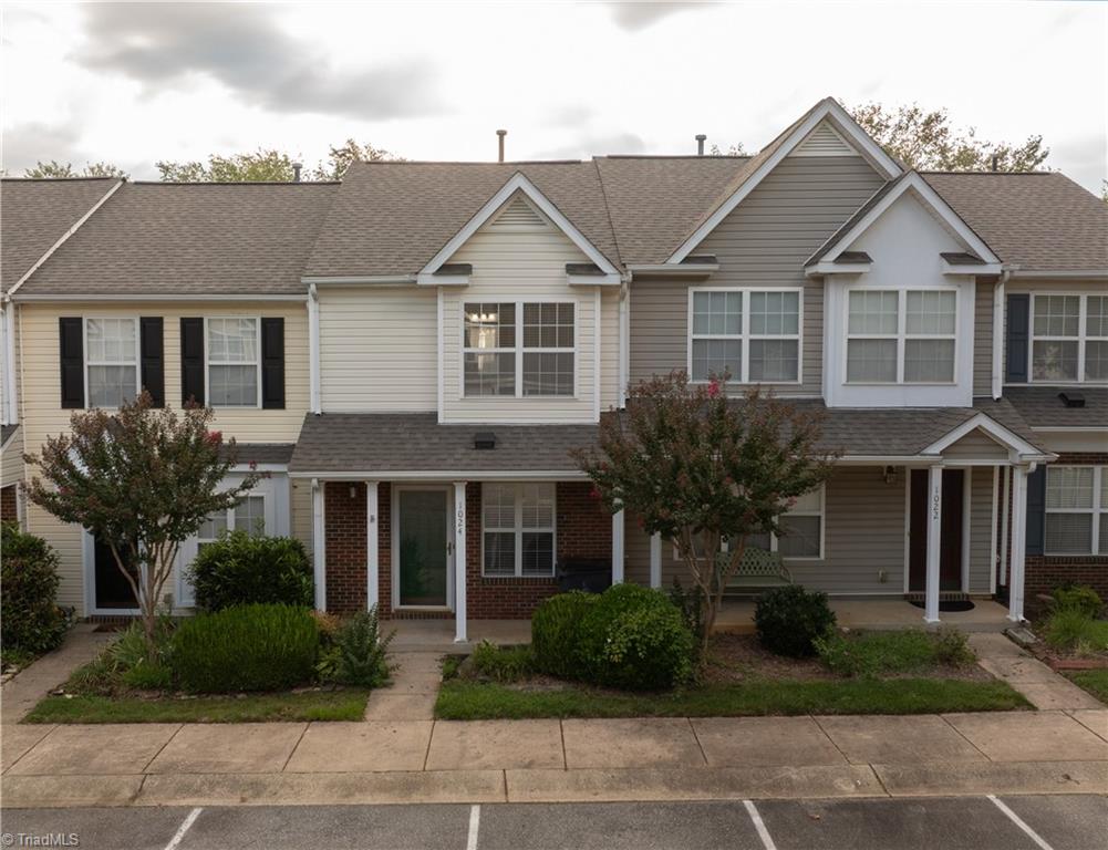 1024 Oak Blossom Way Property Photo 3