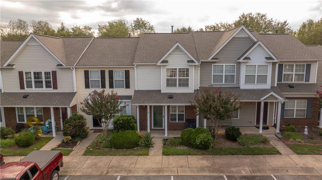 1024 Oak Blossom Way Property Photo 4