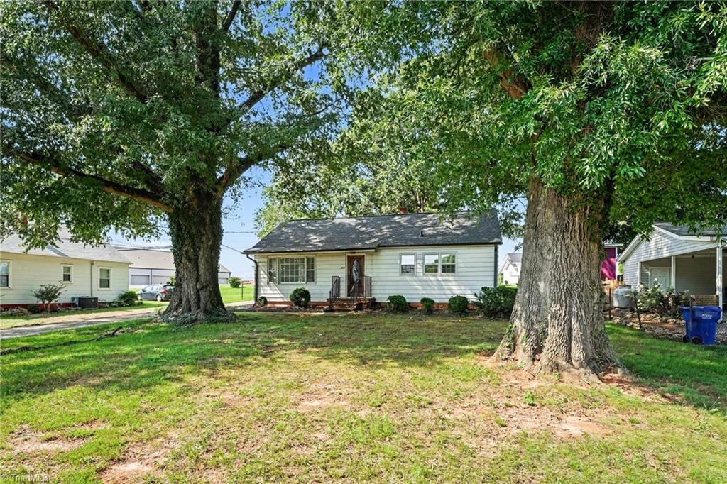 418 Felts Drive Property Photo 2