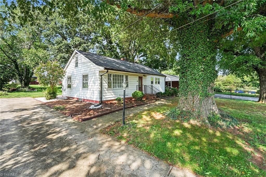 418 Felts Drive Property Photo 3