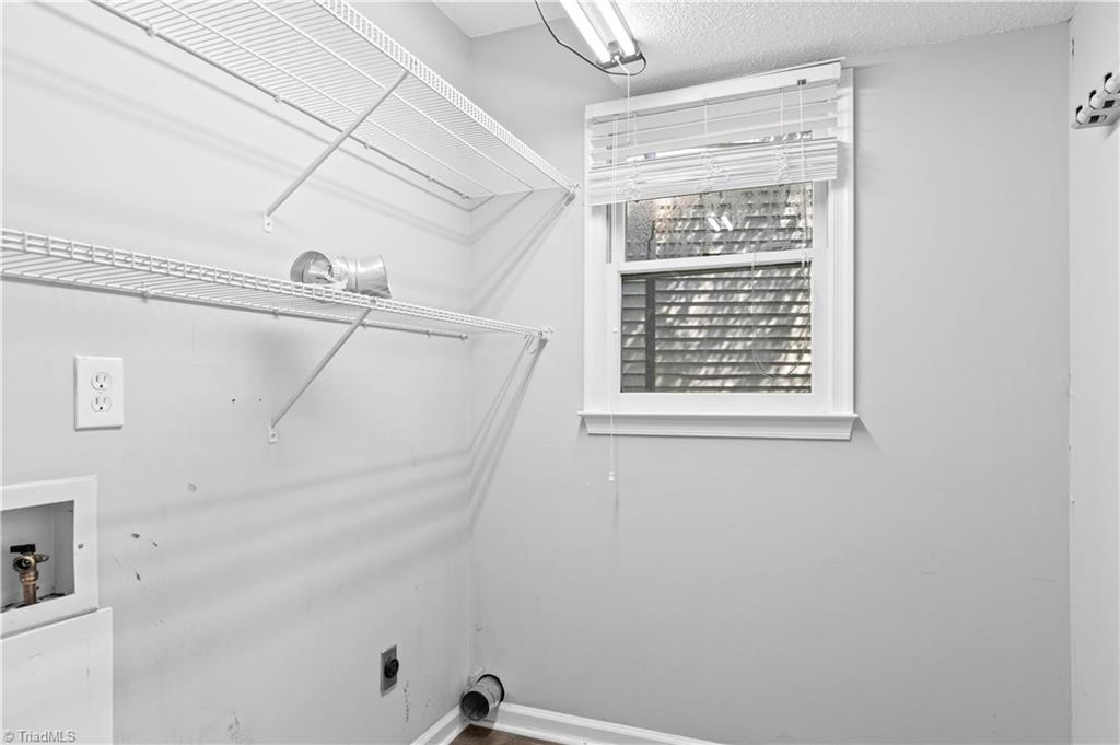4965 Lochraven Drive Property Photo 15