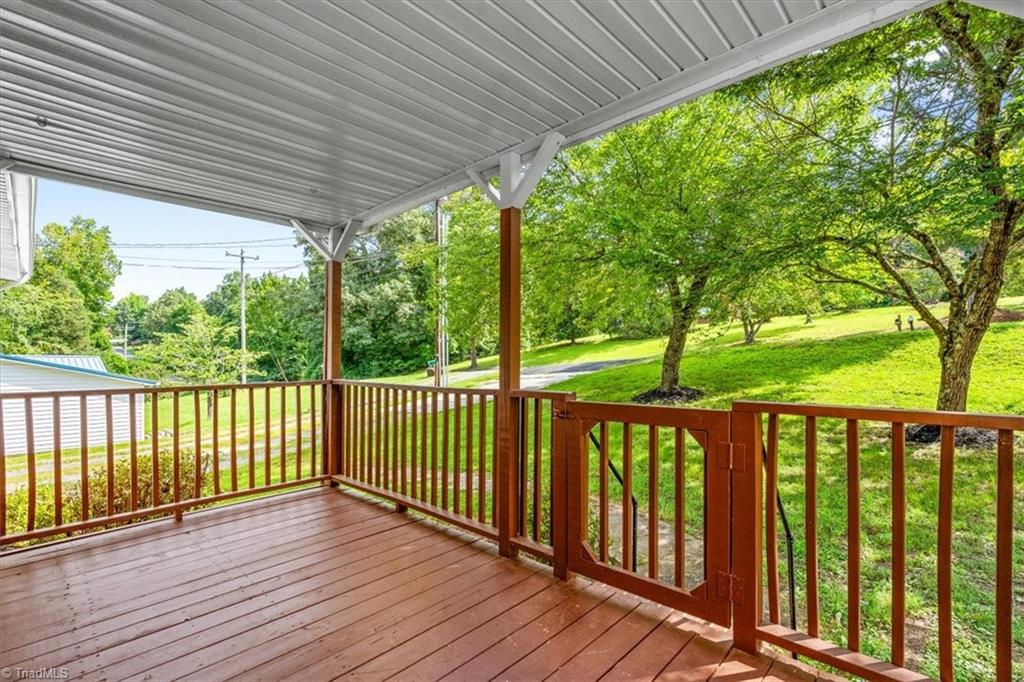 3673 Meadowbrook Drive Property Photo 5