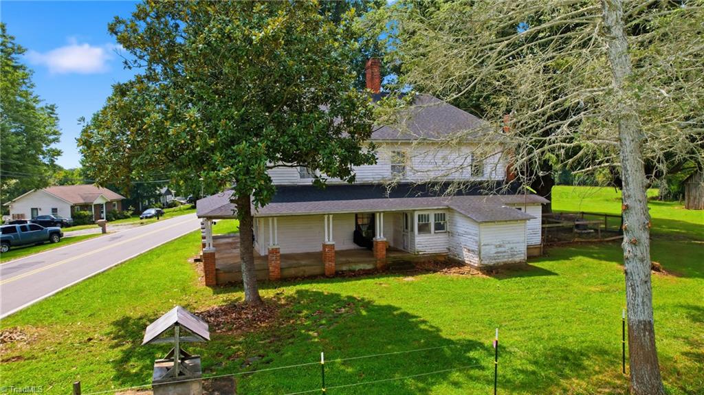 985 Traphill Road Property Photo 3
