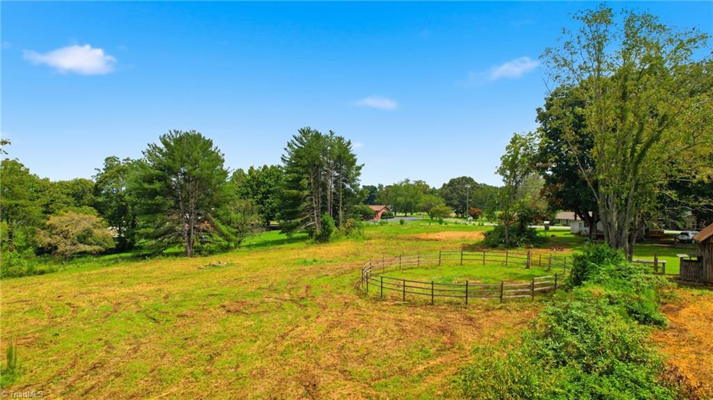 985 Traphill Road Property Photo 4
