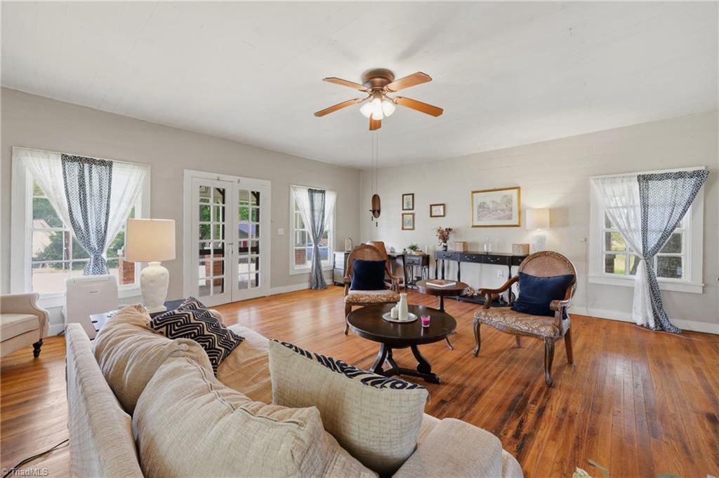 985 Traphill Road Property Photo 10