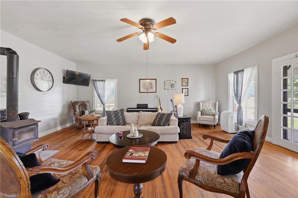 985 Traphill Road Property Photo 12