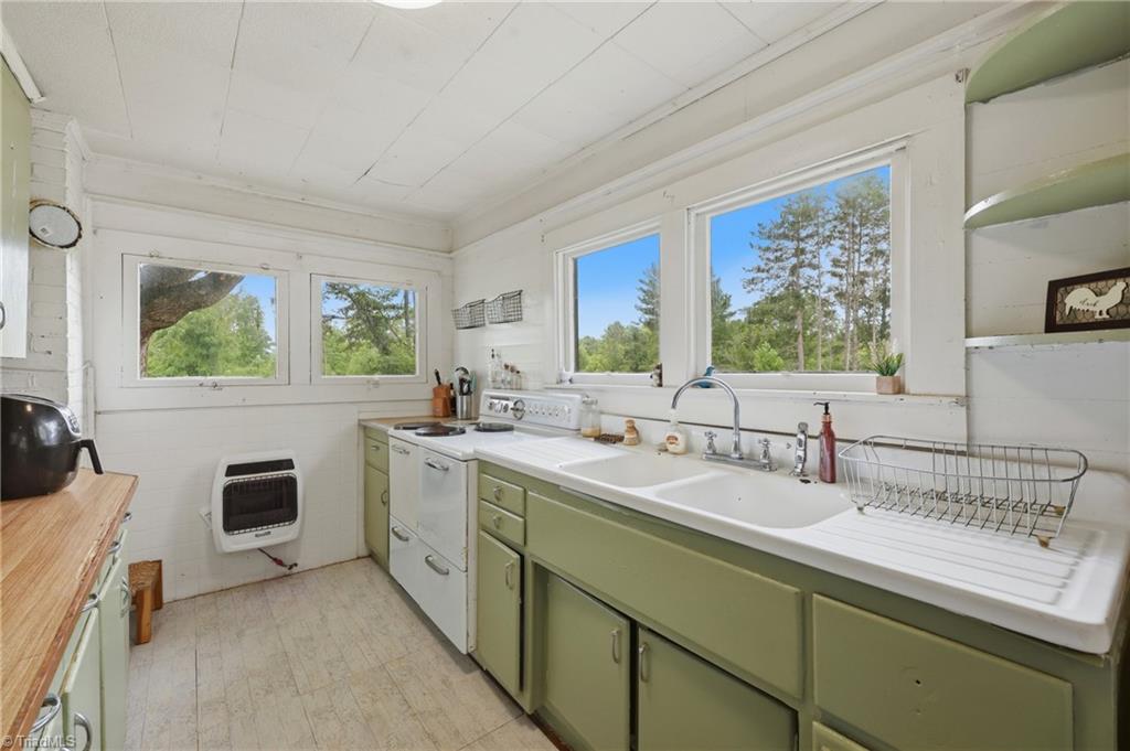 985 Traphill Road Property Photo 20