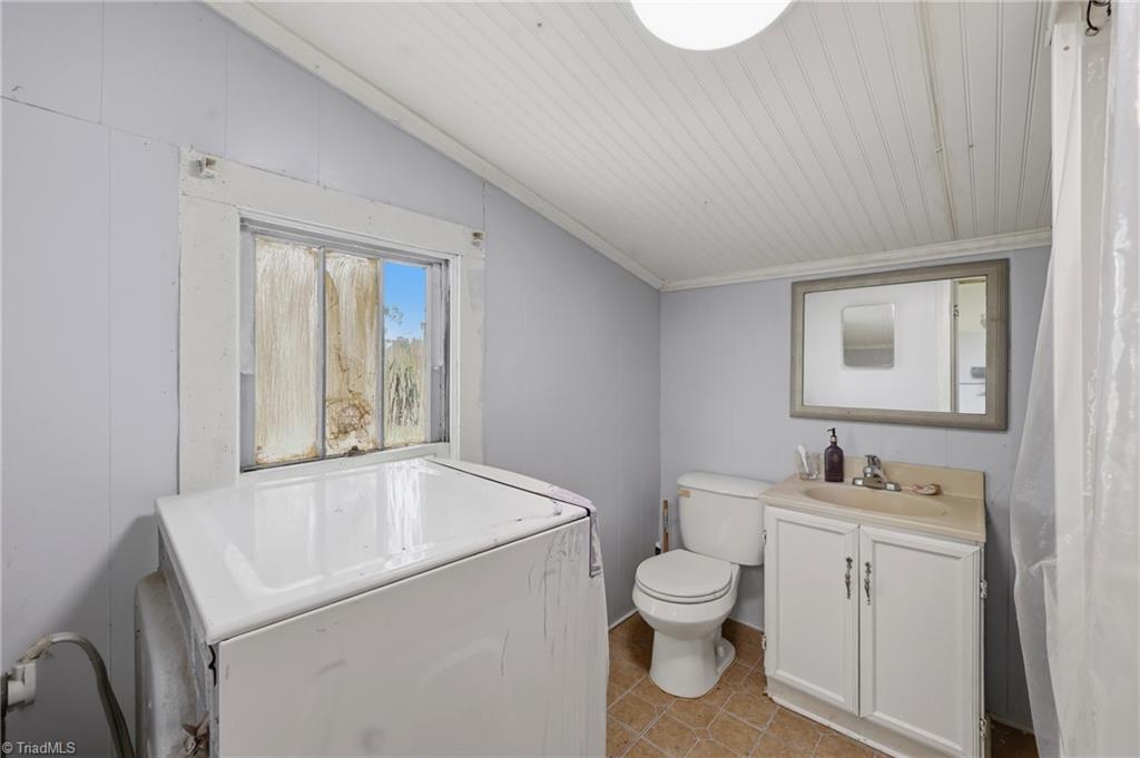 985 Traphill Road Property Photo 24
