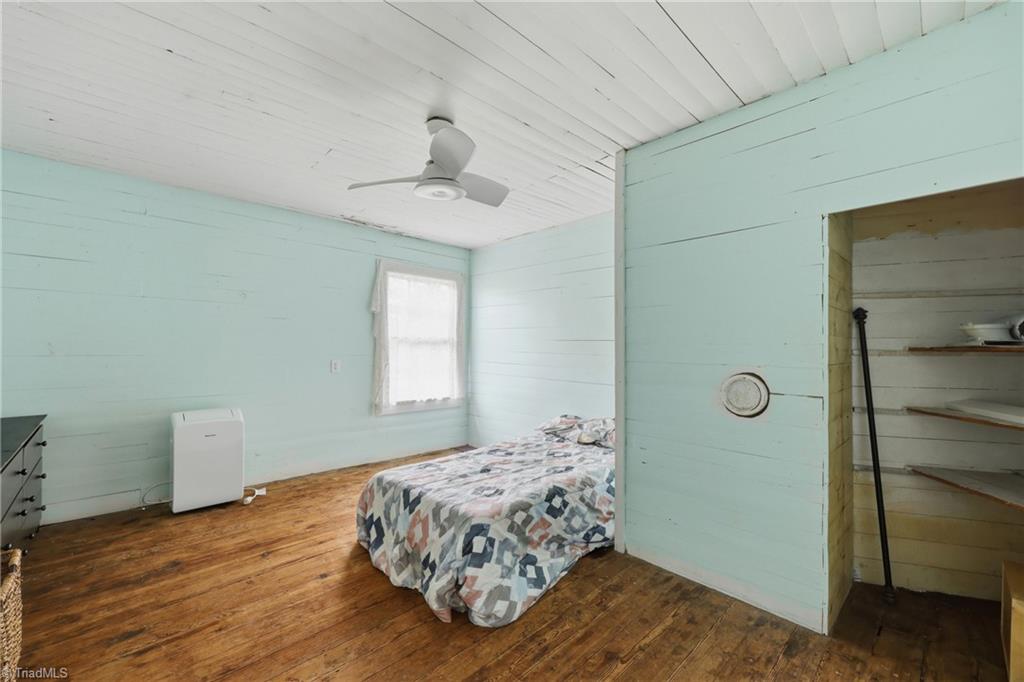 985 Traphill Road Property Photo 32