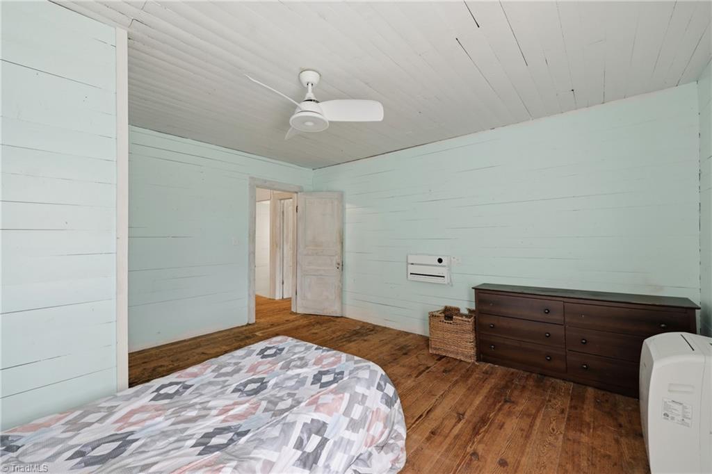985 Traphill Road Property Photo 33