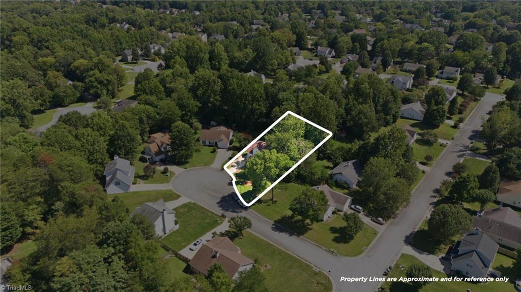 1704 Crinan Court Property Photo 2