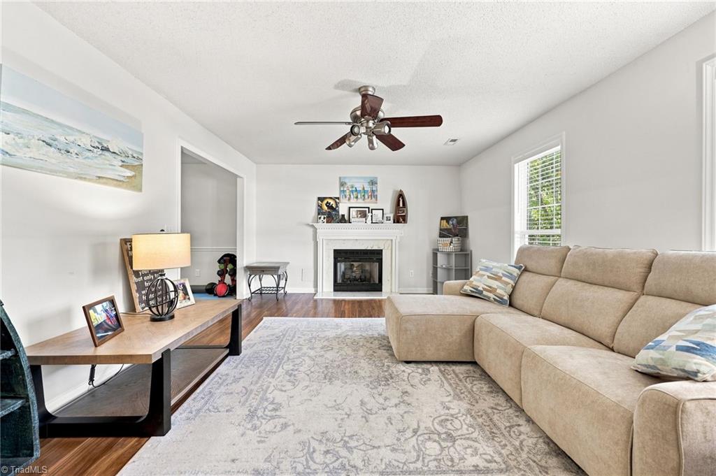 1704 Crinan Court Property Photo 3