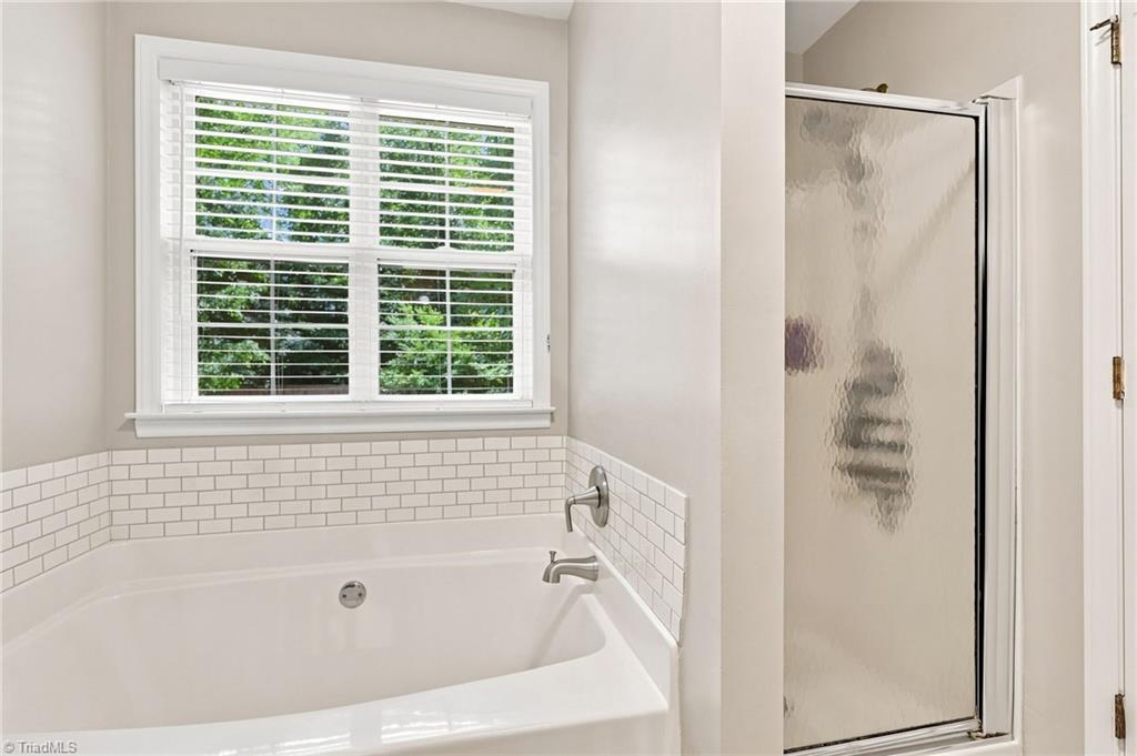 1704 Crinan Court Property Photo 6